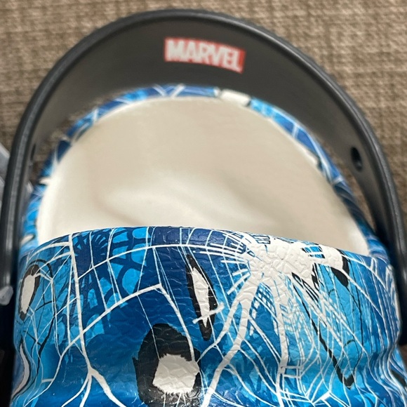 Crocs Marvel Spiderman - Picture 8 of 11